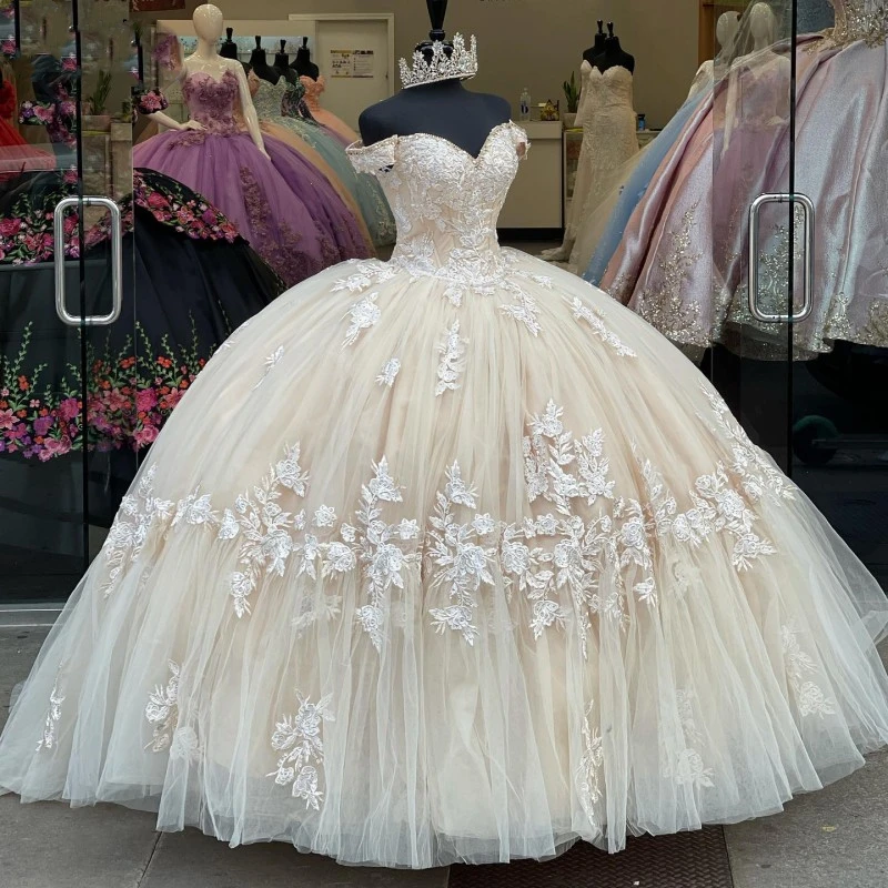 

Off The Shoulder Sweetheart Tulle Quinceanera Dresses 2021 Pageant Ball Gown Lace Appliques Sequined Princess Party Sweet 15