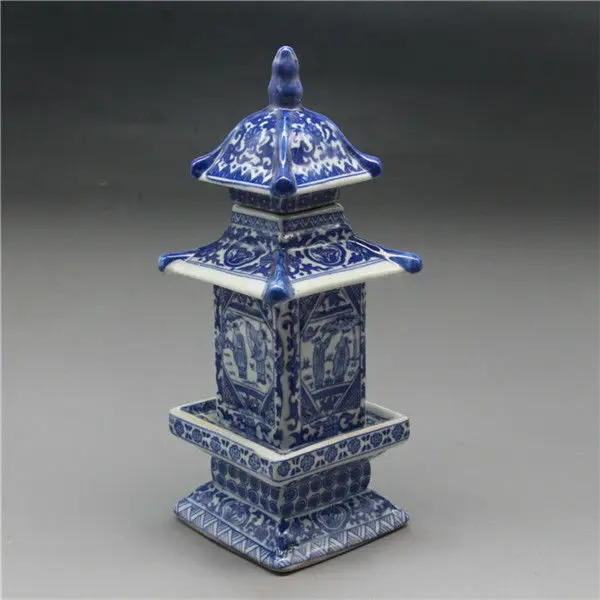 

Старая коллекция антикварных китайских синих и белых фарфоровых многослойных искусственных керамических украшений для дома