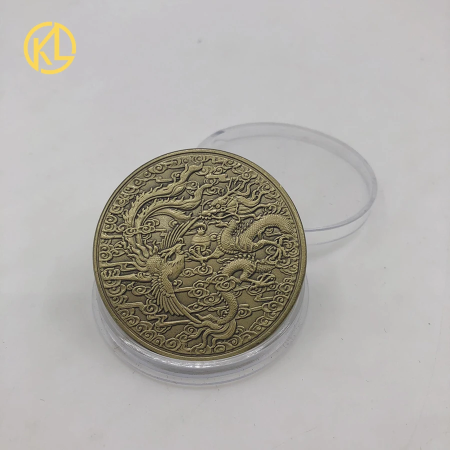 Монета в крайнем удачи с изображением процветания доставленного драконом и