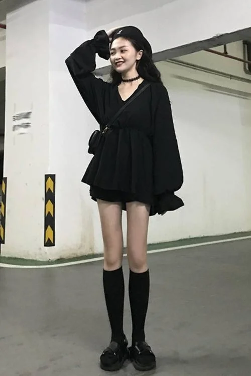 

Price Hepburn Style Collar Black Dress Waist Slimming