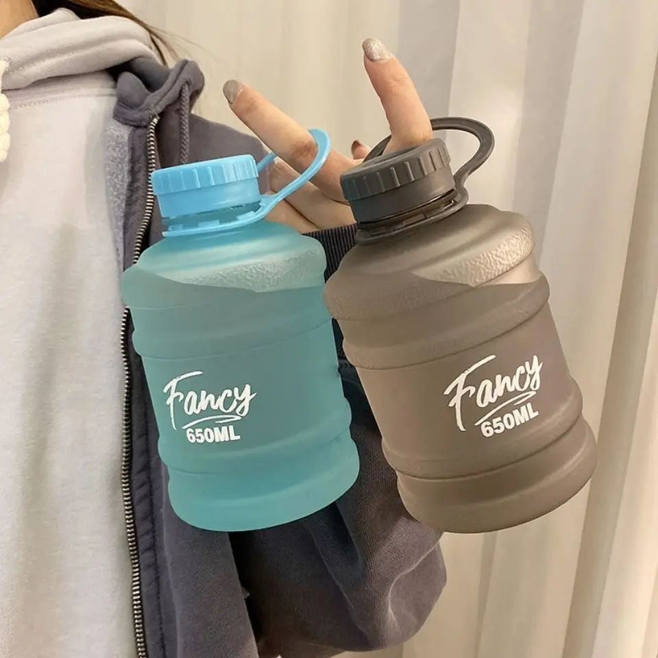 

650ml Creativity Frosted Water Bottle Cute Mini Bucket Plastic Bottles Sport Drinking Water Bottles Portable Large Capacity Cup