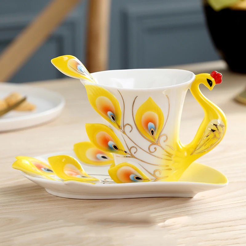 

EUROPEAN PEACOCK COFFEE CUP SAUCER SPOON SET CERAMIC ORNAMENTS HOME ACCESSORIES CRAFTS LIVINGROOM DINING ROOM TABLE DECORATION