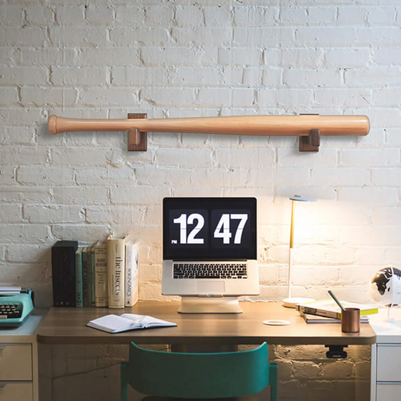 

2021 Ergonomic Baseball Bat Rack for Wall Wooden Rack Wall Mount Display Case Horizontal Wall Rack Bat Storage Shelf X85