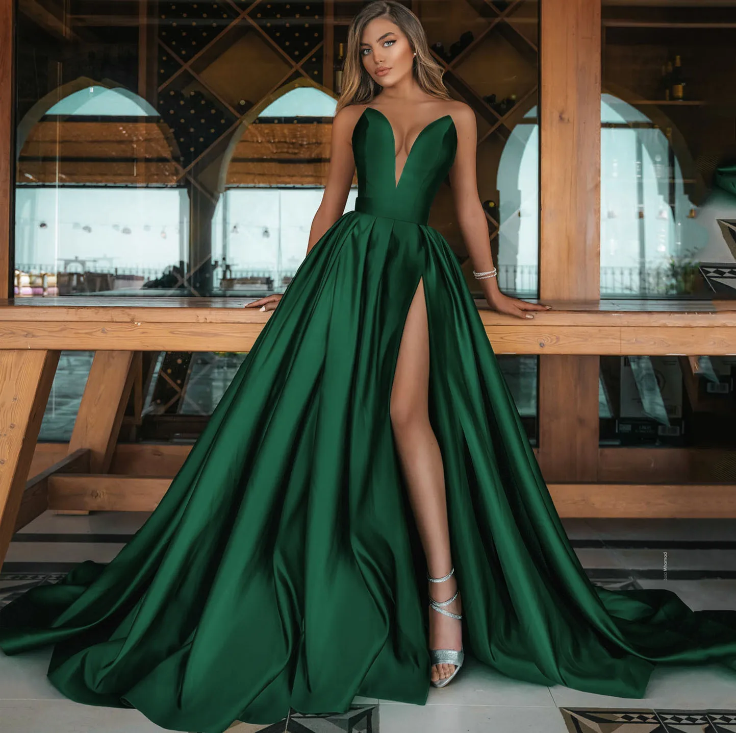 

WEPBEL Spring and Summer Fashion Strapless Sleeveless V-neck Split Dress Women's Sexy Elegant Solid Color Slim High Waist Dress