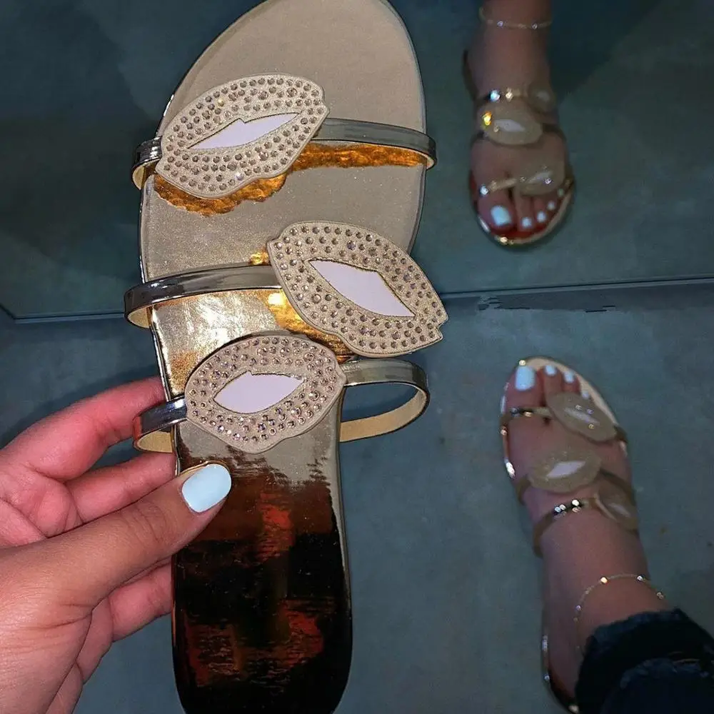 

New Fashion comfortable sexy lips outdoor Women summer slippers Roman style wild solid color plus size beach slippers 37-42
