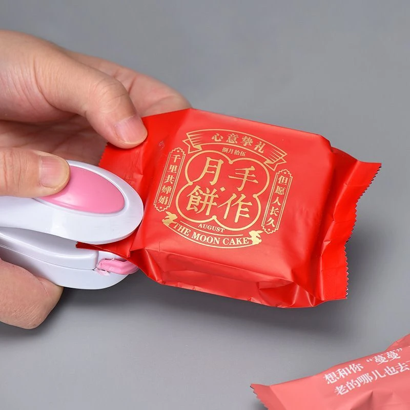 

1 Piece Portable Household Mini Heat Sealing Machine Ceramic Impulse Sealer Seal Packing Capper Plastic Bag Sealer