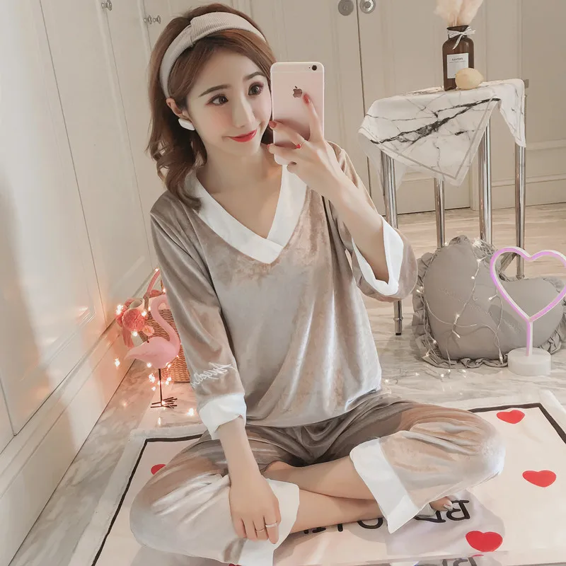 

Korean velveteen V-neck set first autumn winter girls' pajamas