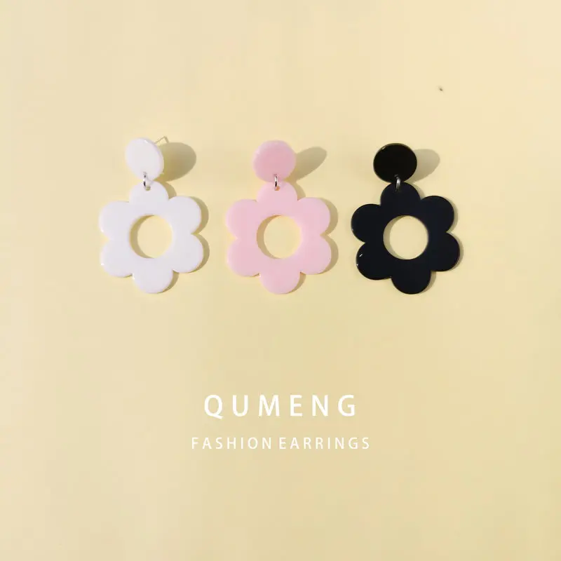 Фото QUMENG корейские женские модные милые простые акриловые серьги с цветком QUMENG корейские женские модные милые простые акриловые серьги с цветком