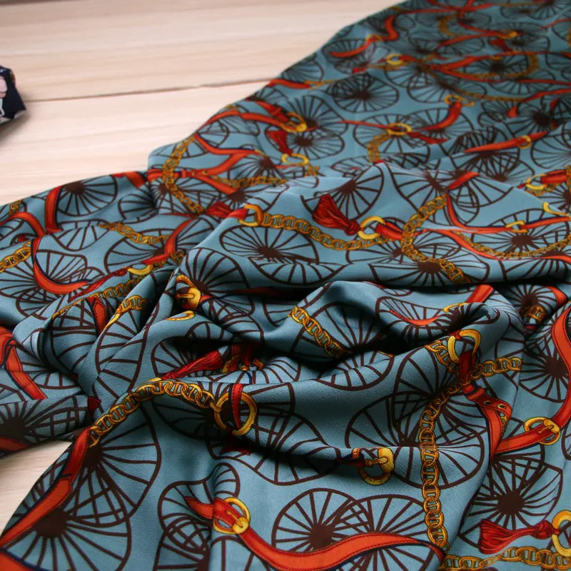 Карета и цепочка с лошадью напечатанная эластичная атласная ткань tissu au meter яркий