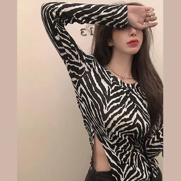 

Women's T Shirt Pullover Zebra-stripe Round Neck Open Fork Hem Long Sleeves Slim Tops Wholesale Autumn 2021 New Female Clothing