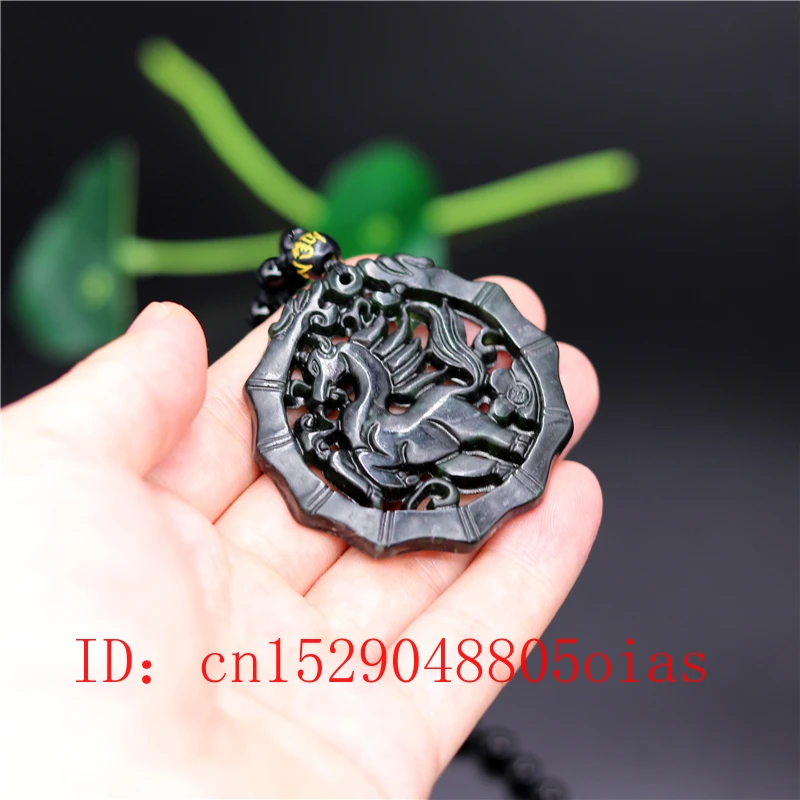 Ожерелье с подвеской в виде лошади из натурального черного и зеленого нефрита |