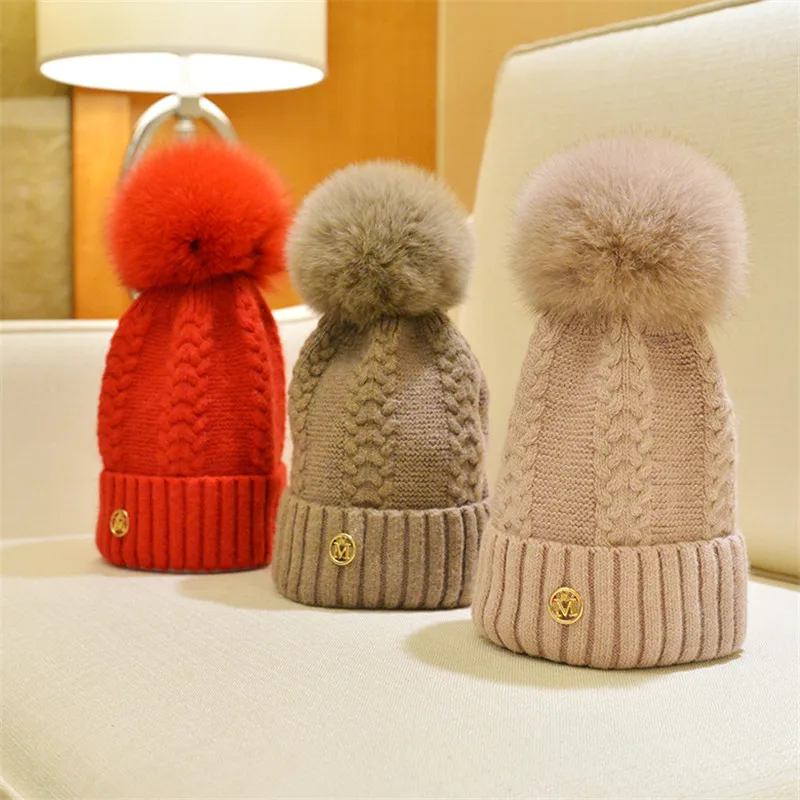 Шапка бини женская зимняя из натурального Лисьего меха с помпоном | Аксессуары