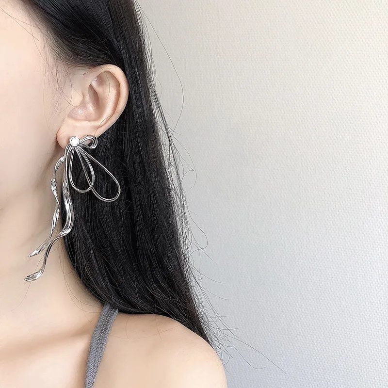 

925 Silver Smart Metal Bow Earrings with Diamonds Exaggerated Personality Long Style Cold Wind Earrings New Earrings Jewelry