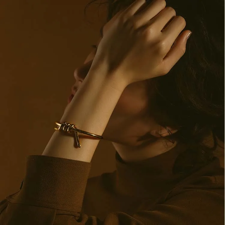 Женские браслеты с витой обмоткой простые позолоченные металлическим покрытием