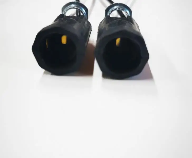 

UL Bakelite E12 Lamp Holders 15cm Wire