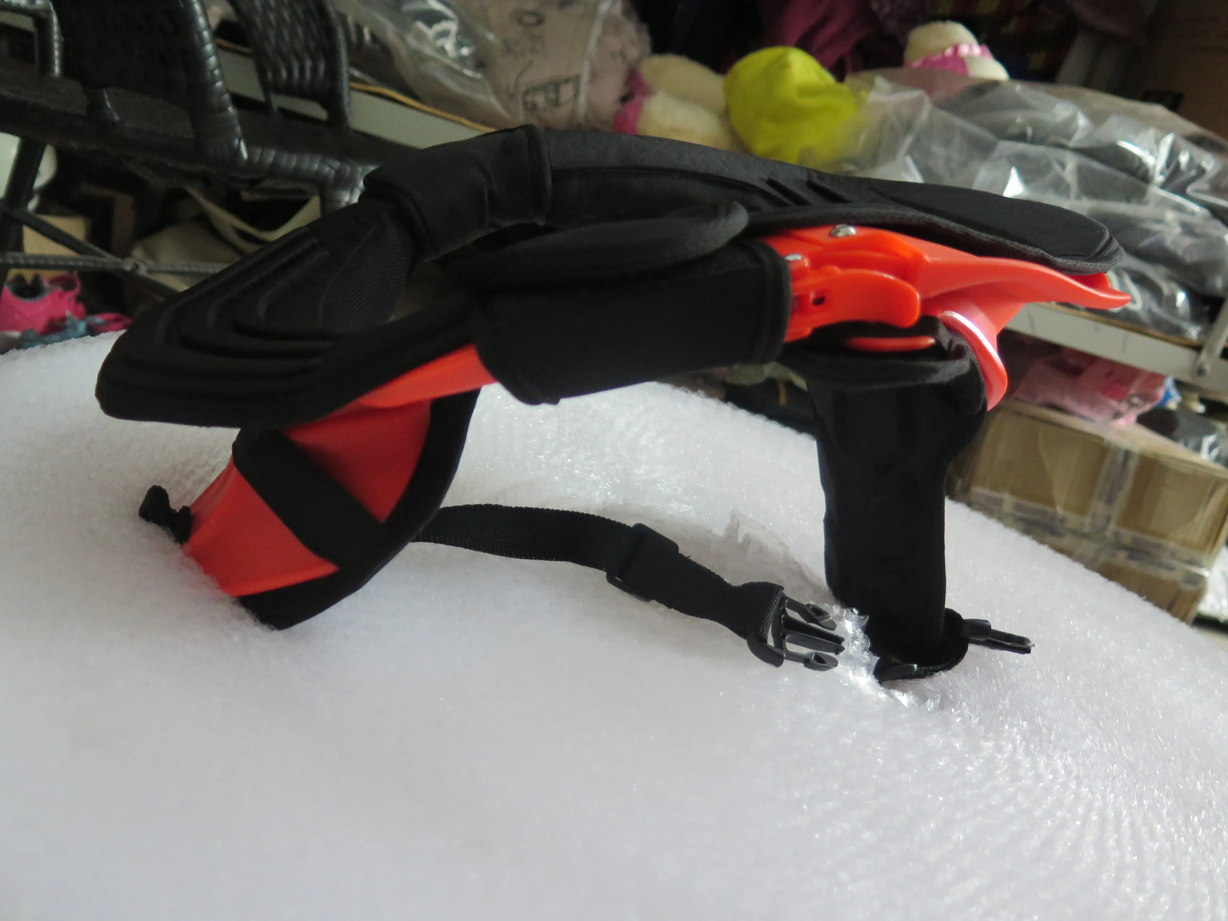 Цвет оранжевый для мотокросса экстремального скалолазания шеи поддержки шлема