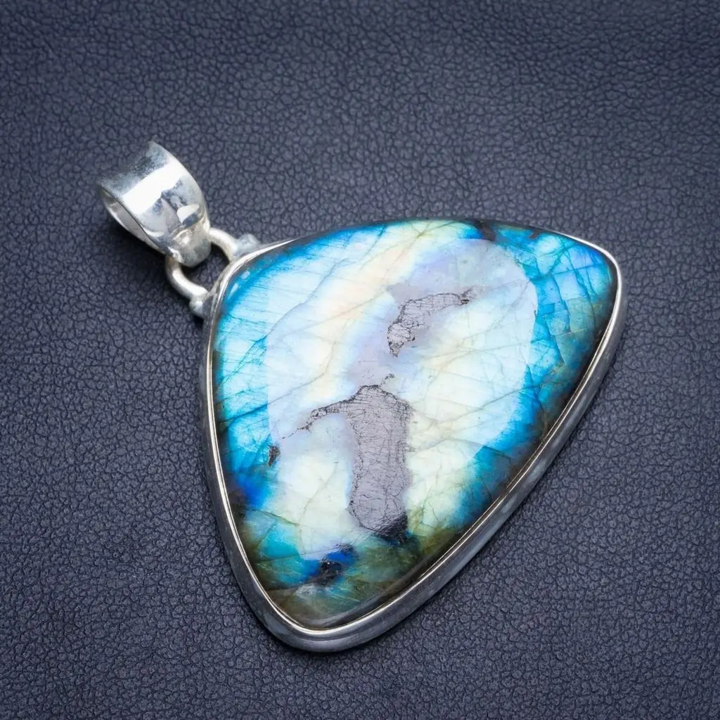 Кулон ручной работы из серебра 925 пробы с натуральным голубым огнем лабрадоритом