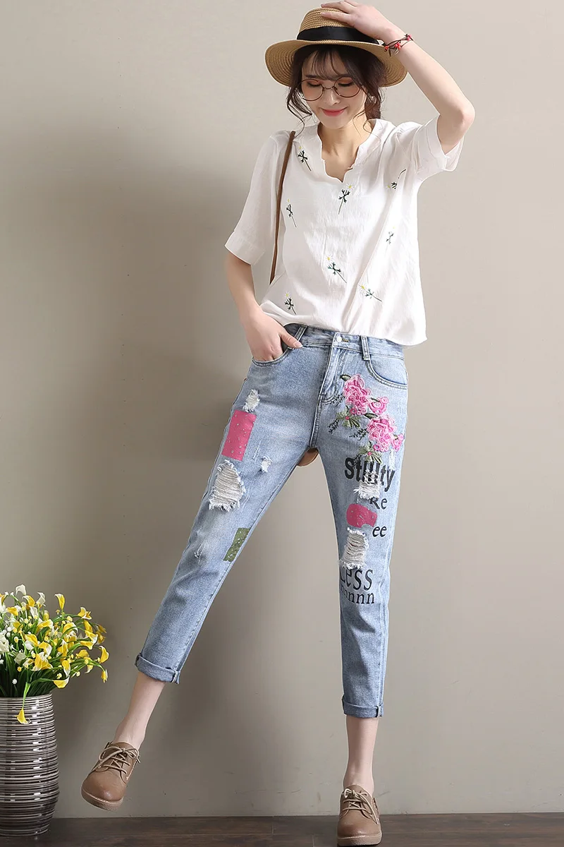 

Spring Autumn Loose Hole Fashion Individuality Embroidered Jeans Embroidered Nine-minute Pants Printed Hallen Pants Female Trend