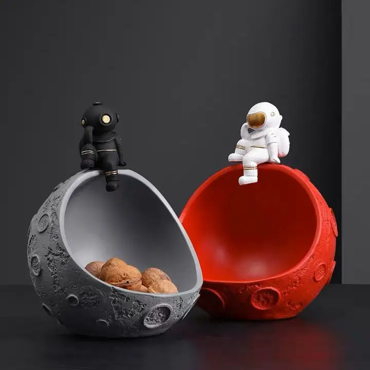 

Astronaut key storage Nordic creative ornaments luxury porch home desktop decorations snack tray dried fruit tray