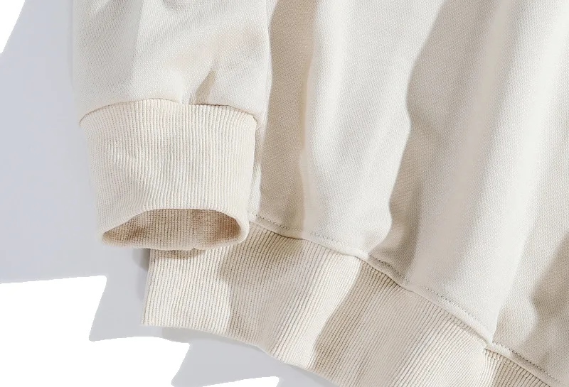 

The 2021 South Korean trend for hoodless hoodie jackets is suitable for both men and women