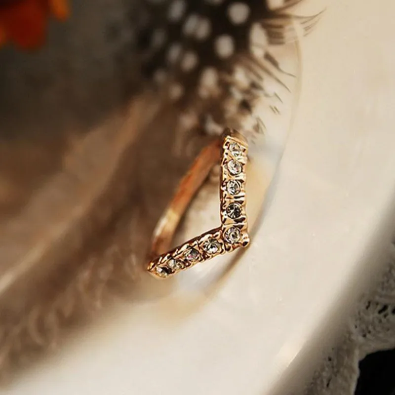 Модное Элегантное кольцо для женщин уникальный дизайн v-образные стразы мизинец