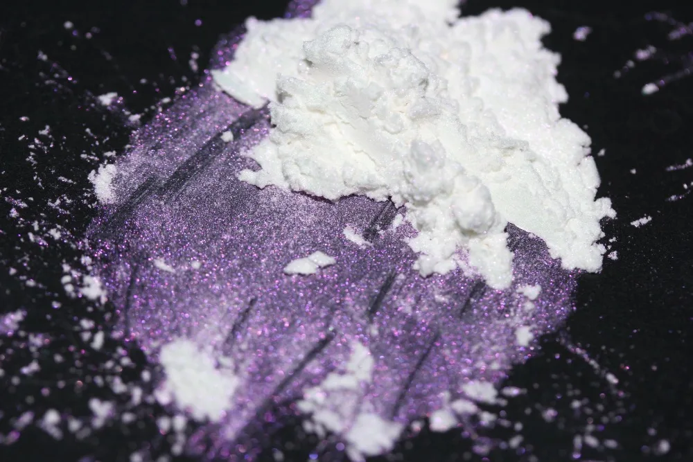 Набор тушей с хайлайтер белого цвета и слоновой кости блестящие розовым алмазом