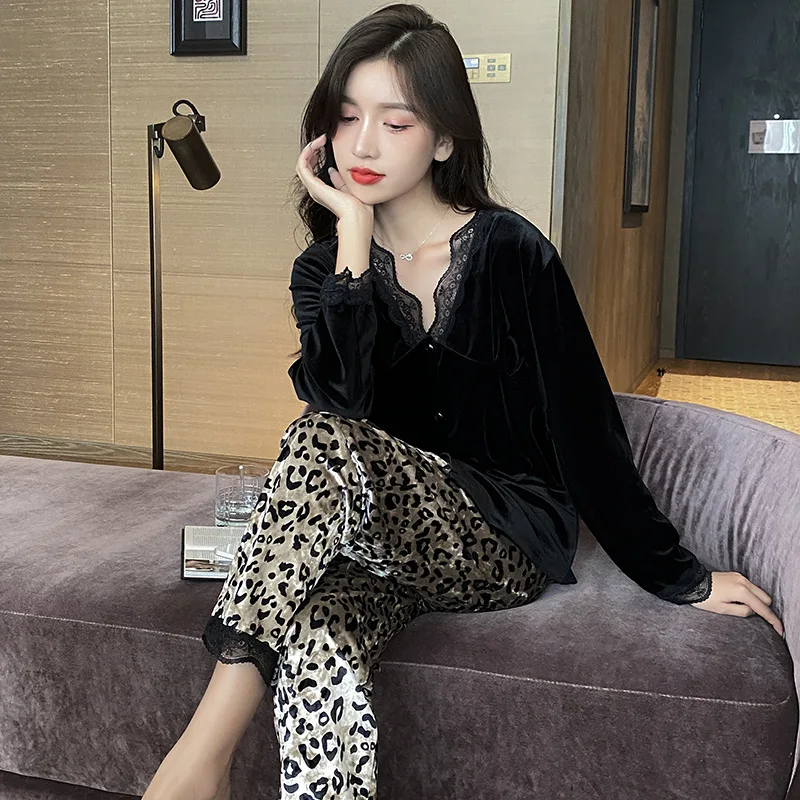 

2021 new golden velvet large size women's pajamas two piece set of fashion pajamas for women
