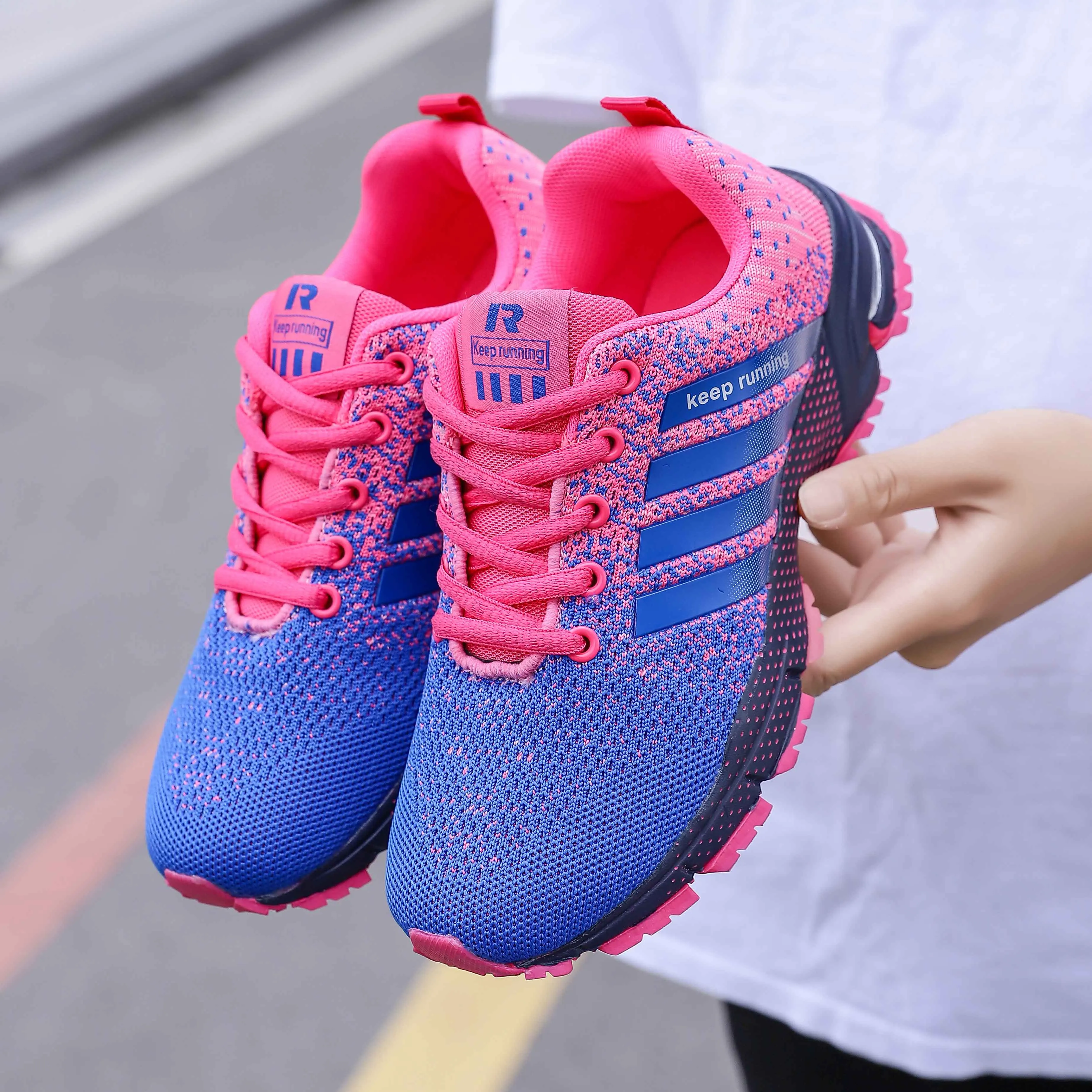 Женская обувь для бега, дышащие женские кроссовки Flyknit, мужские брендовые Нескользящие повседневные спортивные кроссовки, полосатая обувь для влюбленных, Размеры 35-46