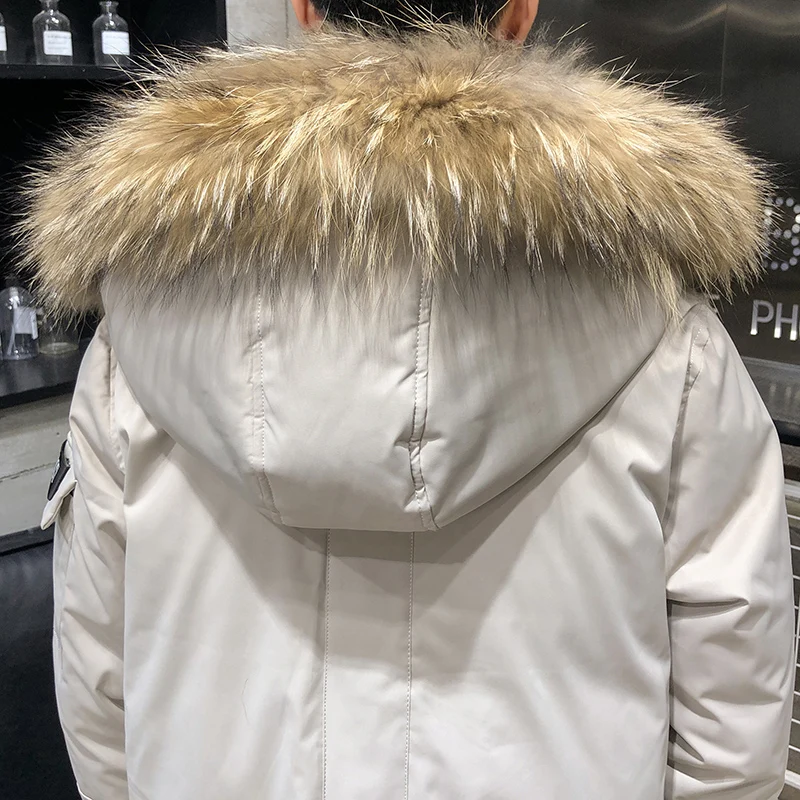 Пуховик мужской с капюшоном и меховым воротником теплая уличная куртка на белом