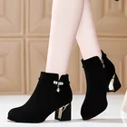 Новые модные женские Кожаные Ботинки Martin в британском стиле, Новые осенне-зимние повседневные короткие ботильоны, ботинки на высоком квадратном каблуке M0108