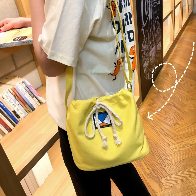 

Vintage Style Girl Canvas Small Bag Ins Mori Harajuku Wind Cute Student Wild Artistic One-Shoulder Bag