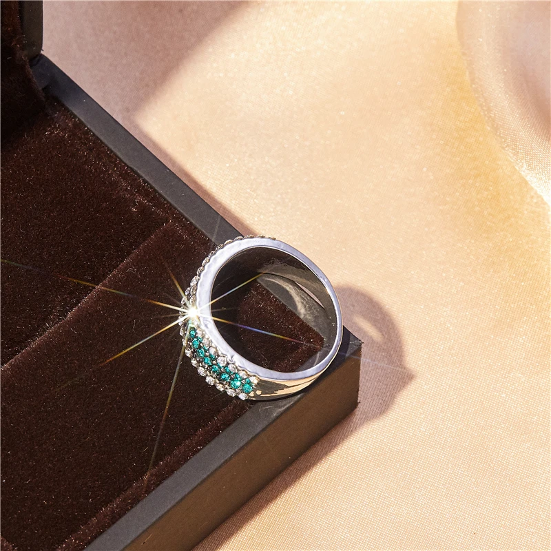 

Popular fashion simple full set green zircon romantic banquet ring female charm elegant jewelry accessories Valentine's Day gift