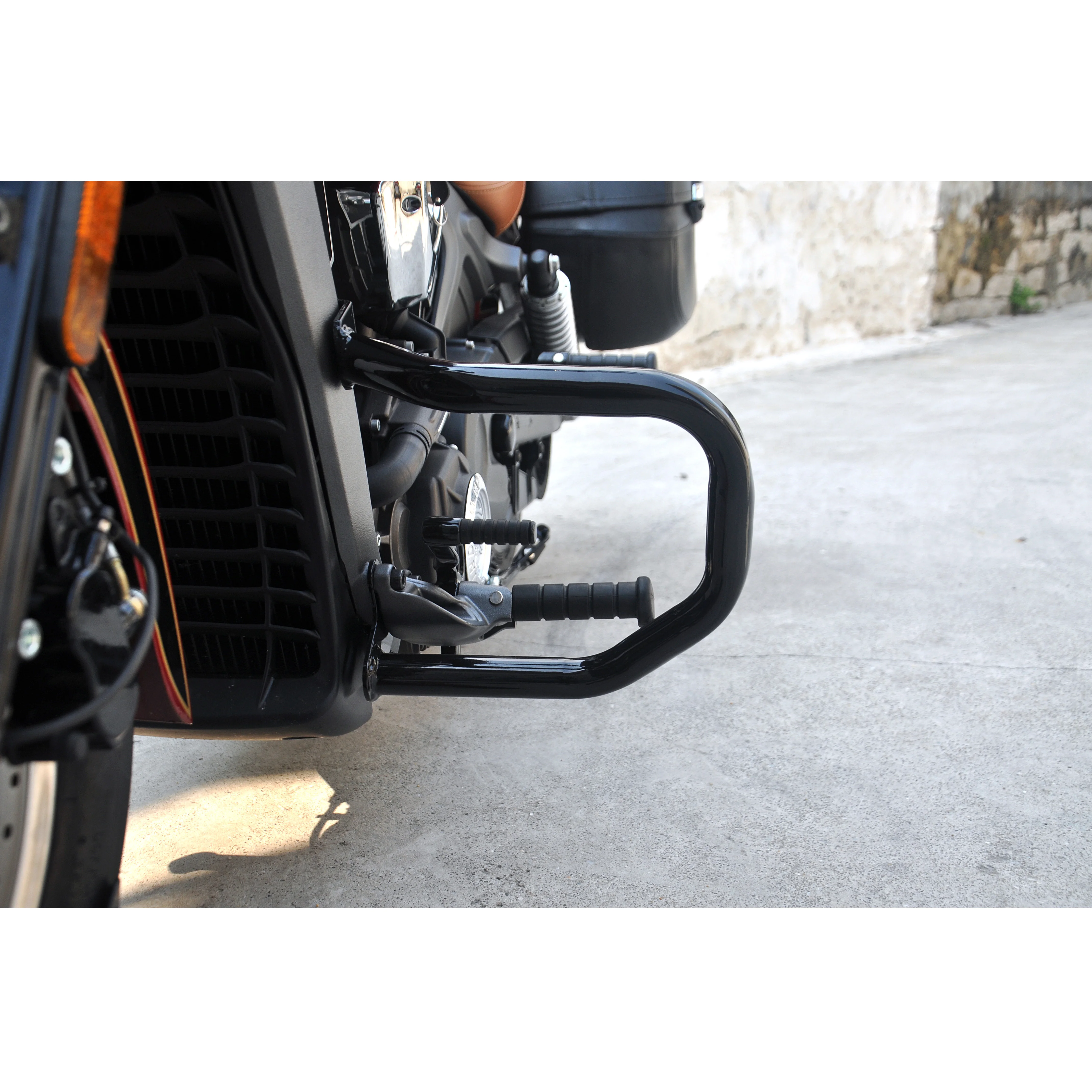 

For Indian Scout 2015 2016 2017 2018 Scout Sixty 2016 2017 2018 Highway Crash Bar Engine Guard bumper Protector rod