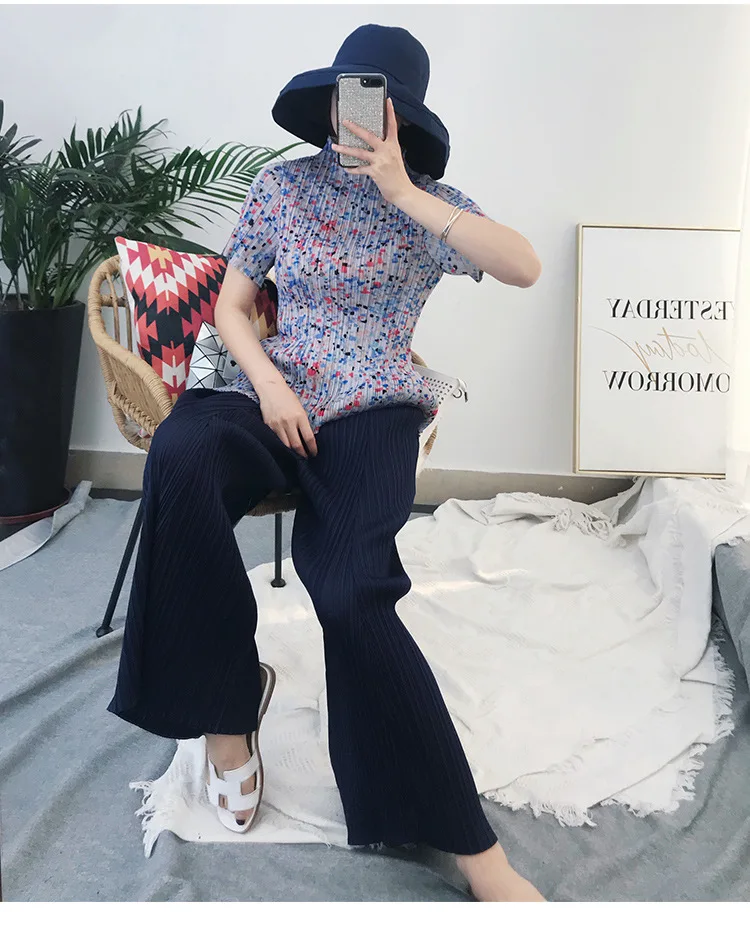 

LANMREM summer vintage pleated t-shirt for famale 2021 stretch fabric high collar short sleeve tee top loose slim printed YJ610