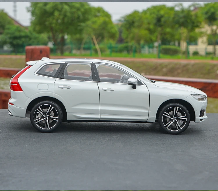 1/18 все новые XC60 внедорожник T5 AWD спортивной секции SUV литая модель автомобиля