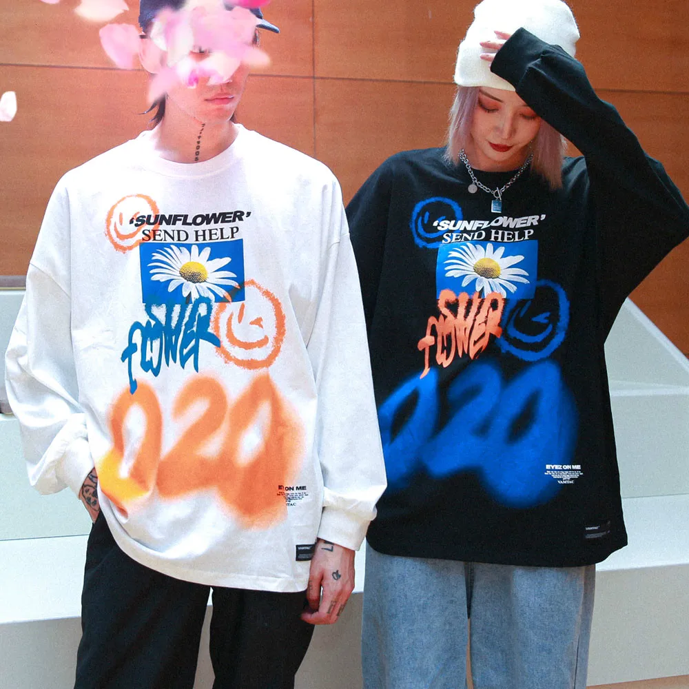 

Men Graffiti Face Sunflower Print Long Sleeve Tees Shirts Streetwear 2020 Hip Hop Couple Casual Loose Cotton Tshirts Tops Mens