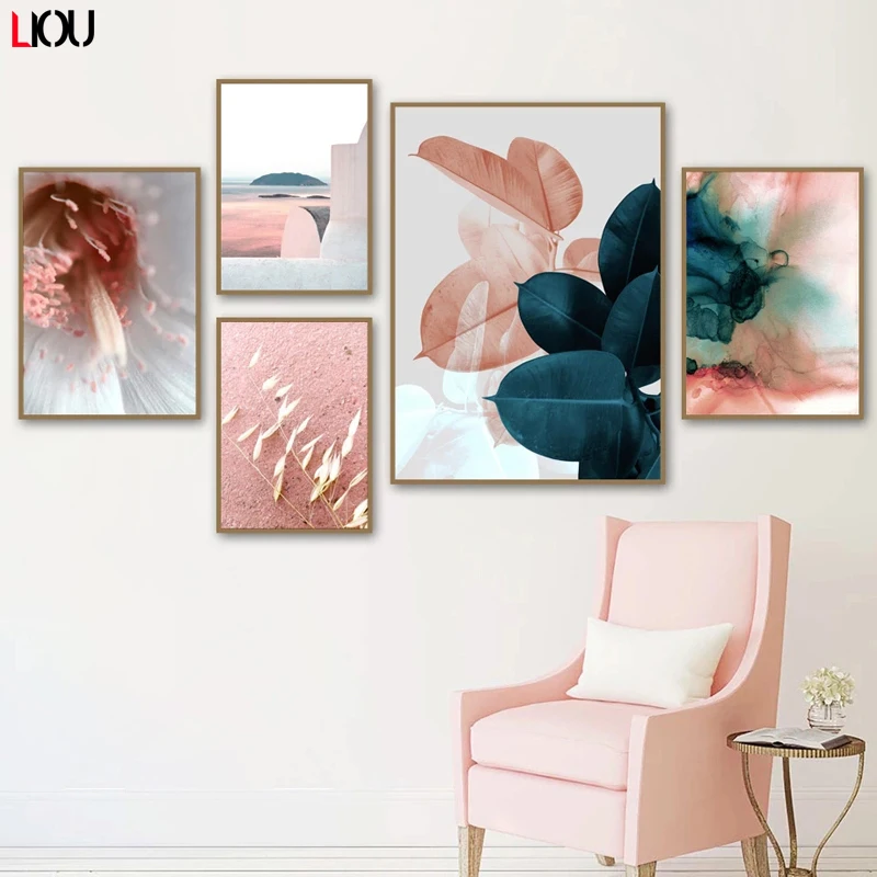 Декоративное изображение на холсте для гостиной Цветущий розовый цветок пальма