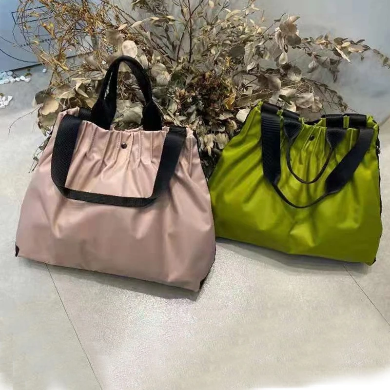 Женская сумка на шнурке дизайнерская плиссированная через плечо с пряжкой