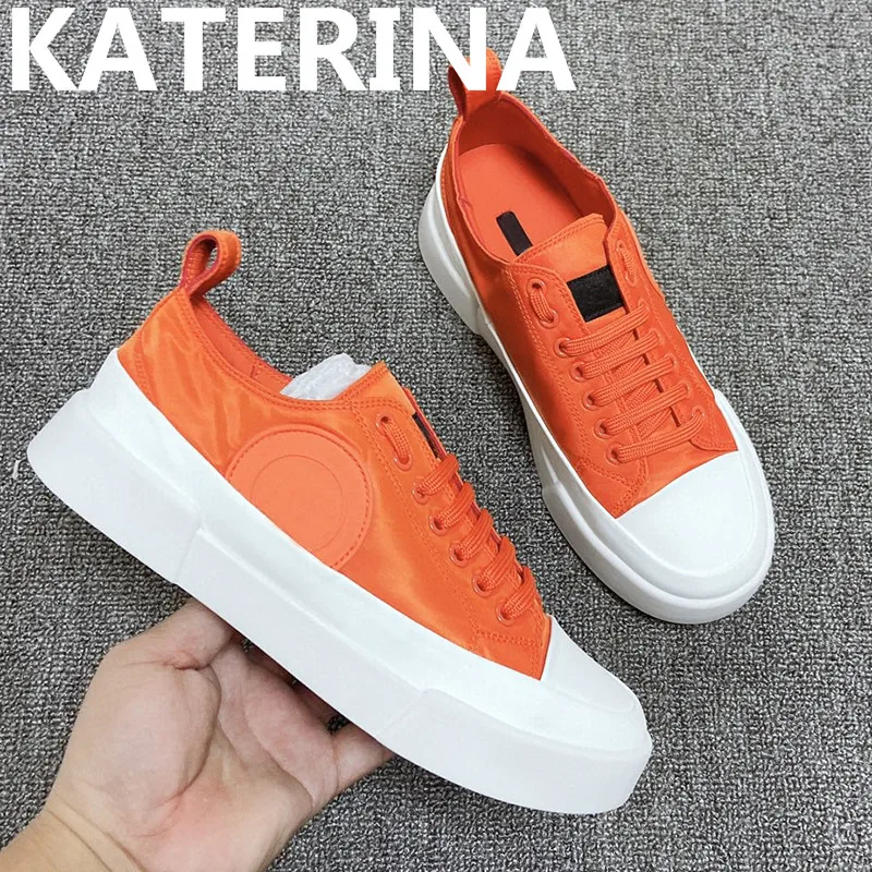 

Newest Brand Desinger Platform Couple Sneakers Keep Warm Nylon Cloth Lace Up Round Toe All Match Casual Flats Shoes Size 35-46