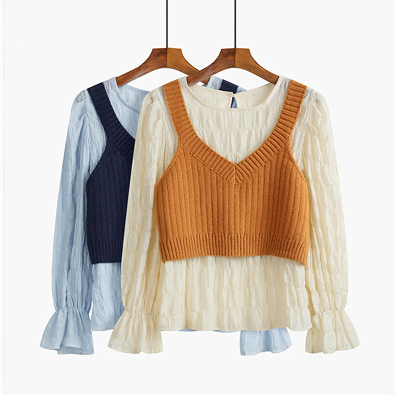 

Sling shirt two-piece female retro spring and autumn 2021 new French trumpet sleeve round neck blouse V-neck vest two-piece suit