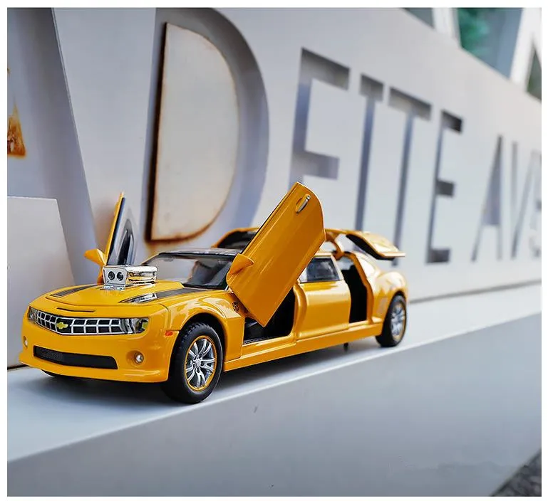 Bumblebee Расширенный выпуск 1/32 литья под давлением сплава Модель автомобиля Acousto optic