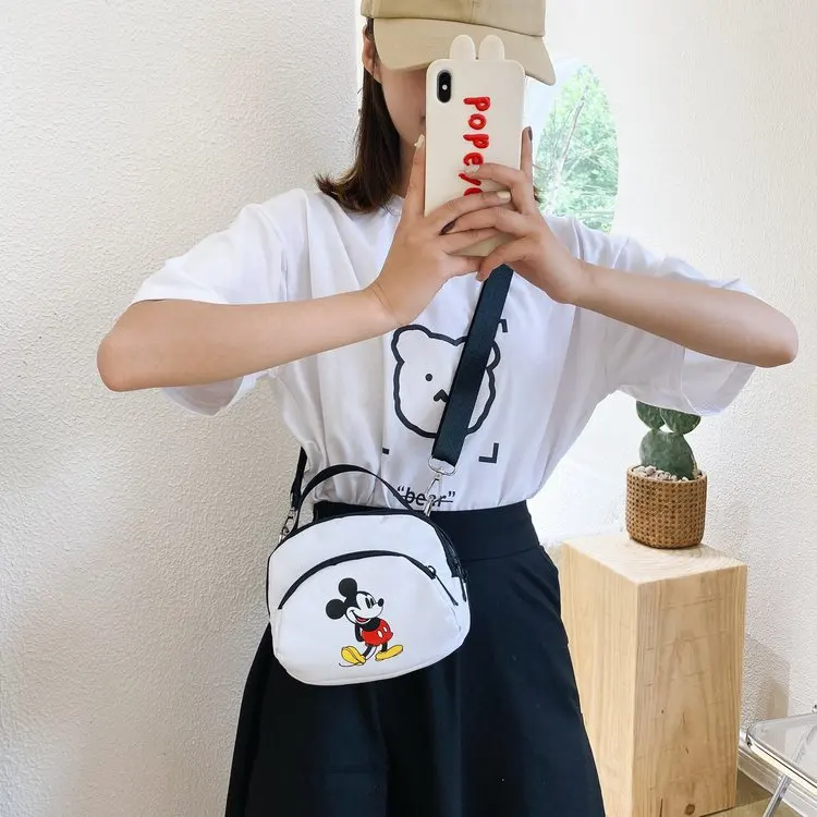 

Disney's new casual messenger bag girl student canvas bag cartoon shoulder bag wild Japanese small square bag