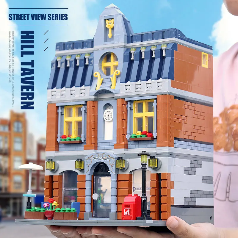 

1367pcs Expert Modular Buildings Toy The Hill Tavern Lion Pub Model Compatible with 30010 Blocks Bricks Kids Christmas Gifts