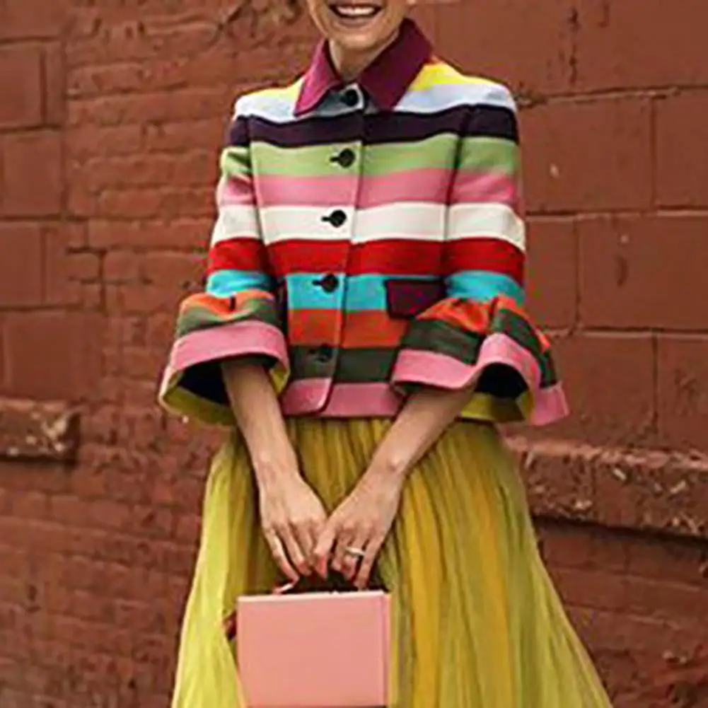 Модные пальто женская осенняя куртка в радужную полоску 3/4 однобортное с