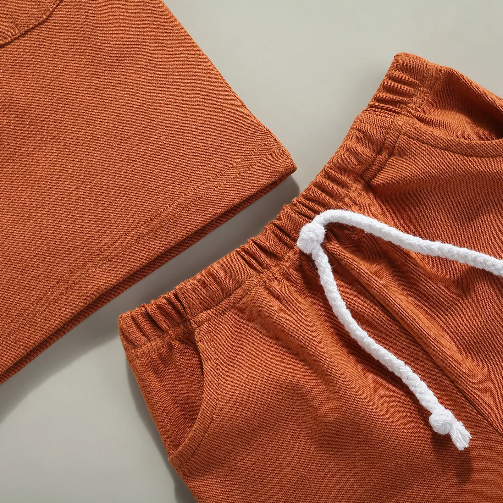 Летняя одежда для новорожденных однотонная майка с круглым вырезом и карманами +