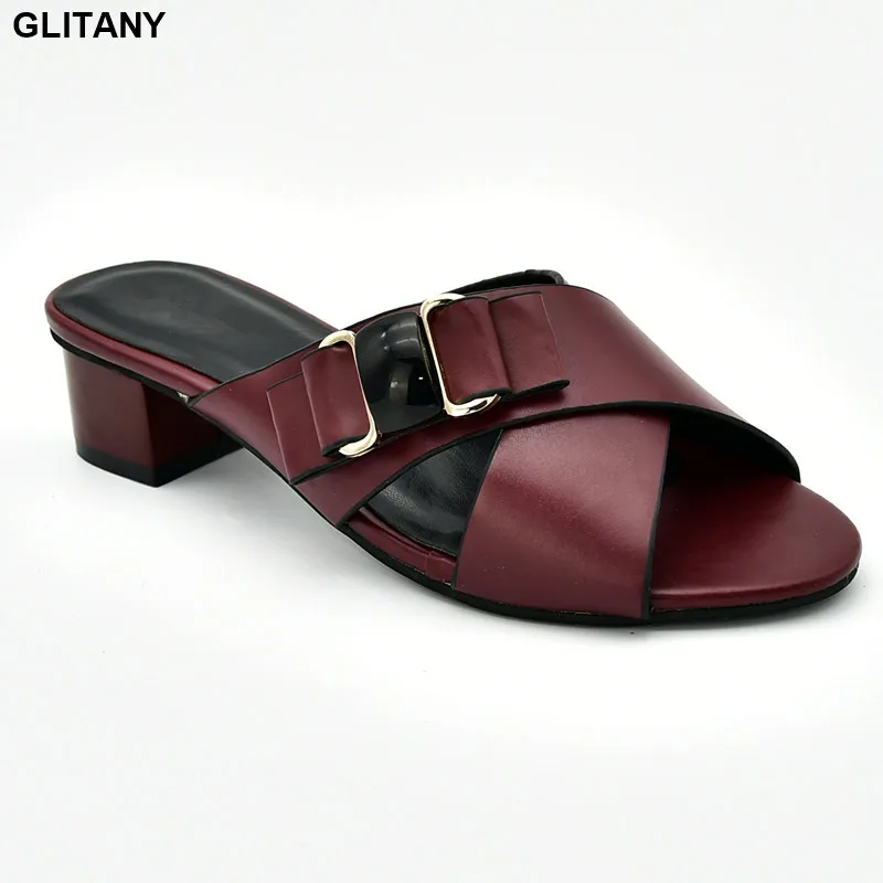 Новое поступление Летние босоножки Женская обувь на низком каблуке Итальянские