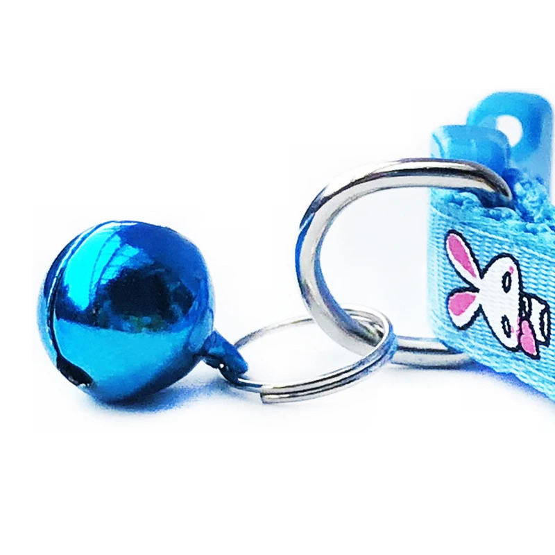 Дешевые красочные товары для домашних животных, ошейник для кошек с ожерельем и регулируемым звонком, позиционирование звонка, оптовые поставки.