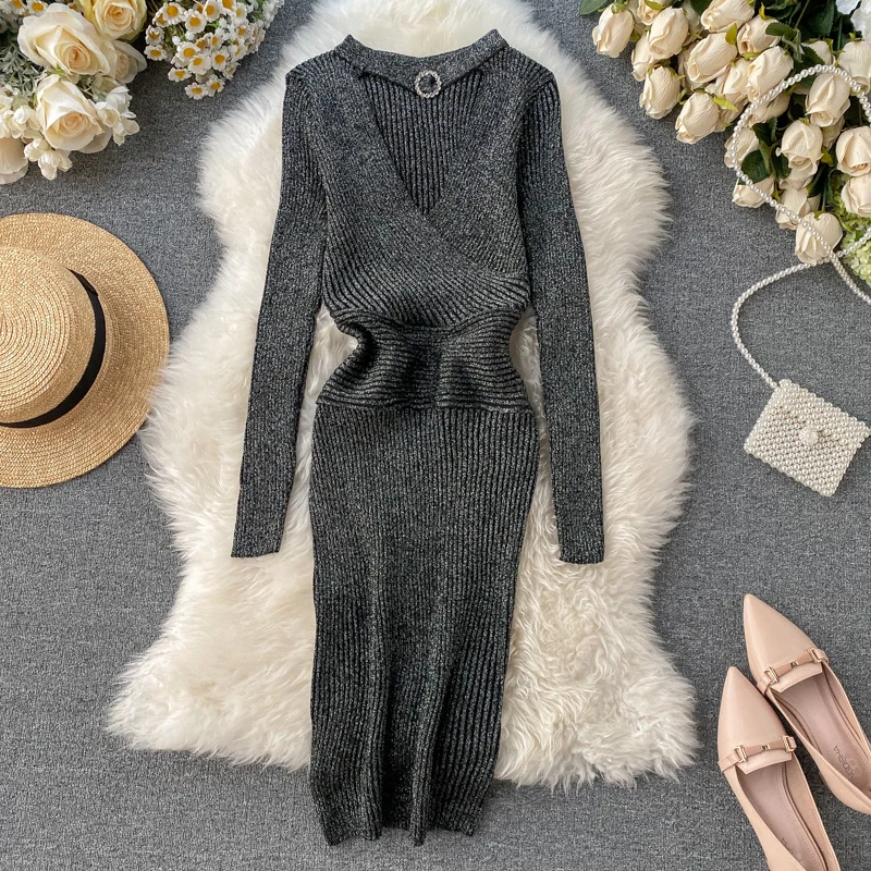 Женское трикотажное платье ALPHALMODA блестящее вязаное с V-образным вырезом