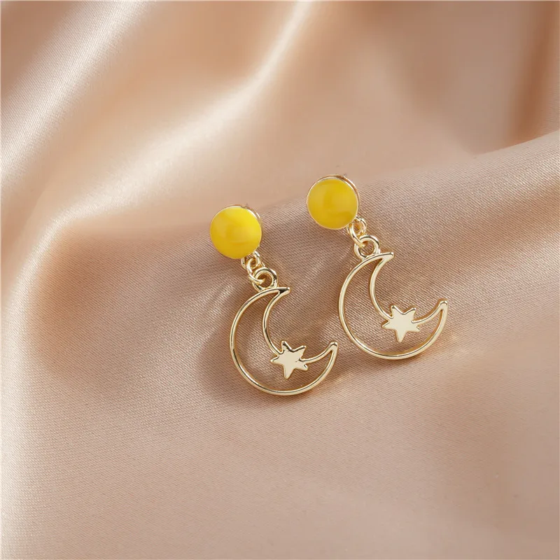 

New Arrive Moon Star Stud Earrings for Women Cute Cartoon Hollow Dangle Earrings Femme Brincos Wedding Party Jewelry Accessories