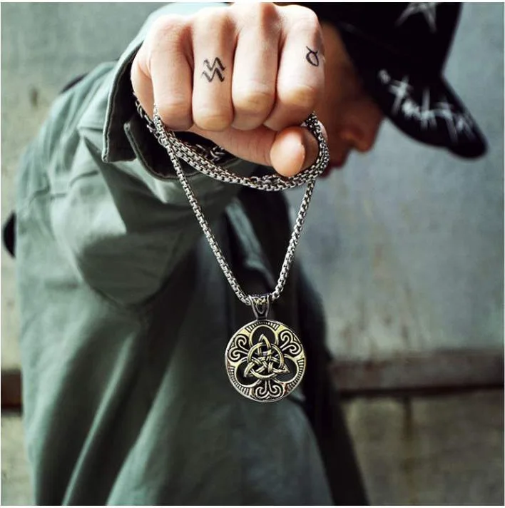 

European and American retro trendy male personality punk Irish concentric knot tag pendant necklace sweater matching accessories
